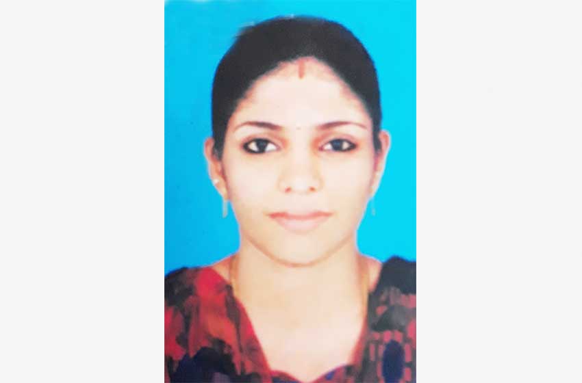 മൂന്നാം ഭർത്താവിനെ ഉപേക്ഷിച്ച യുവതി രണ്ടാം ഭർത്താവിനൊപ്പം വീടുവിട്ടു
