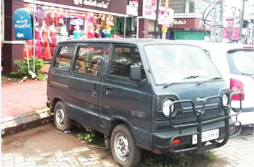 ആർക്കും വേണ്ട ഒമ്നി തനിച്ച്