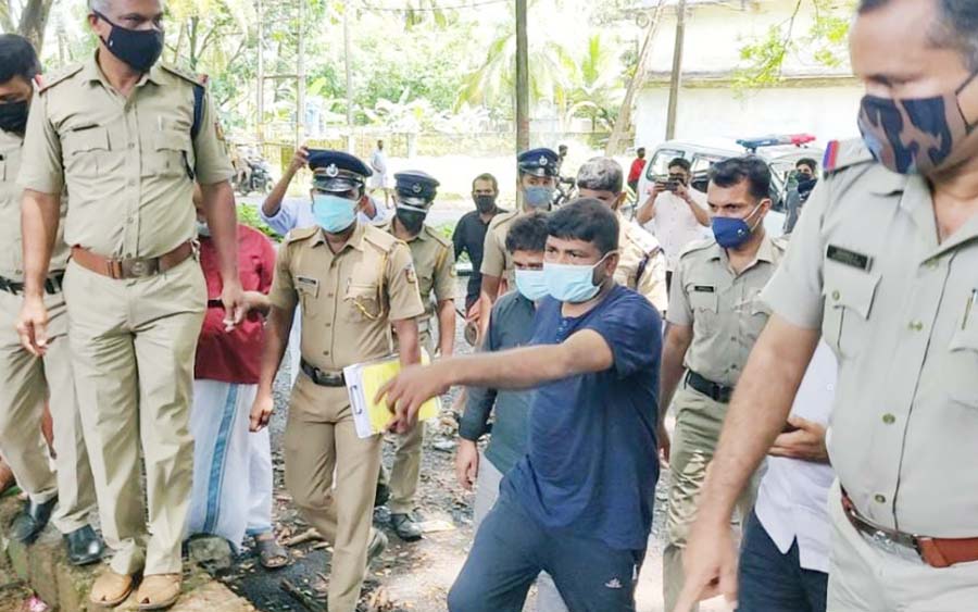 വ്യാജ ഡോളർ തട്ടിപ്പു പ്രതികളെ കേന്ദ്ര ഇന്റലിജൻസ് ചോദ്യം ചെയ്തു