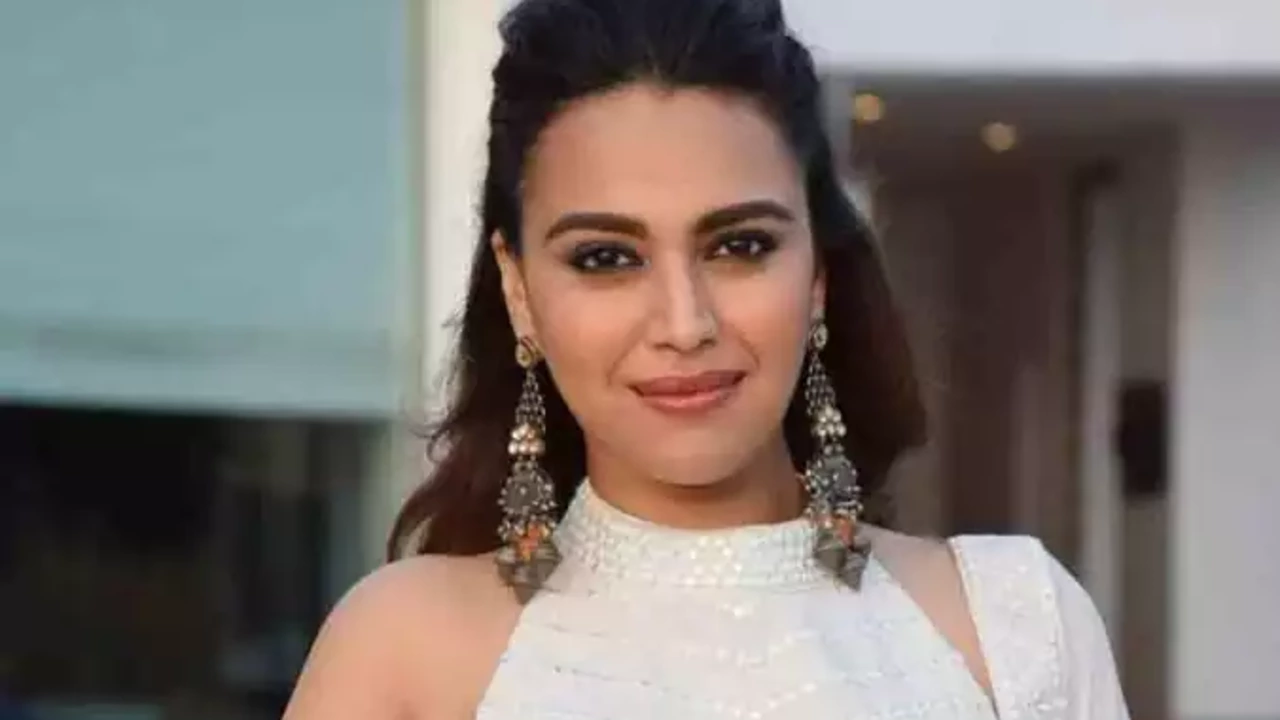 ‘സവർക്കറെ അപമാനിക്കുന്നത് സഹിക്കില്ല’; നടി സ്വര ഭാസ്കറിനെതിരെ വധഭീഷണി