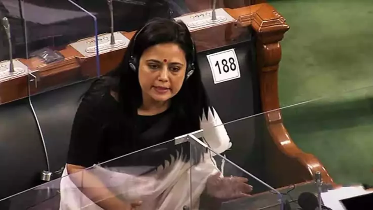 ‘കാളി എന്നെ സംബന്ധിച്ച് മാംസം കഴിക്കുന്ന, ലഹരി വസ്തുക്കള്‍ ഉപയോഗിക്കുന്ന ദേവത’