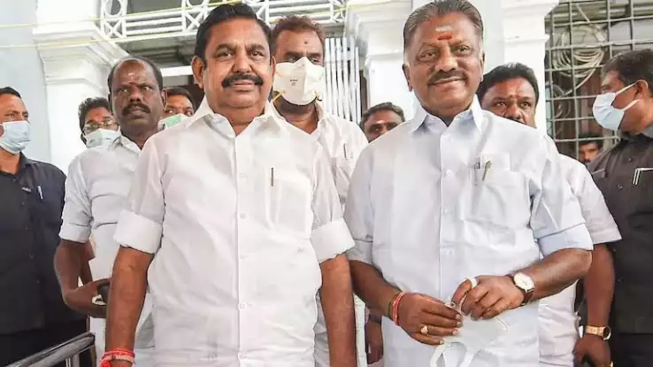 പനീർസെൽവത്തിന് തിരിച്ചടി; എടപ്പാടി പളനിസാമി ഇടക്കാല ജനറൽ സെക്രട്ടറിയായേക്കും