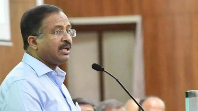വിമാനക്കൂലി പ്രധാനമായും വിപണിയെ അടിസ്ഥാനമാക്കിയുള്ളത്, സർവീസ് വർധിപ്പിക്കും: മുരളീധരൻ