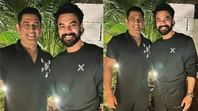 ഒരുമിച്ച് വേദി പങ്കിട്ട് മഹേന്ദ്ര സിംഗ് ധോണിയും ടൊവിനോ തോമസും